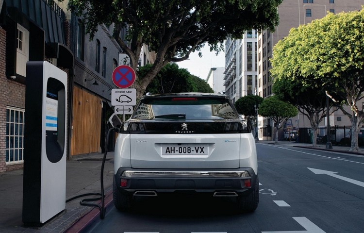 PEUGEOT 3008 PHEV Rear 1 PEUGEOT 3008 PHEV Rear 1